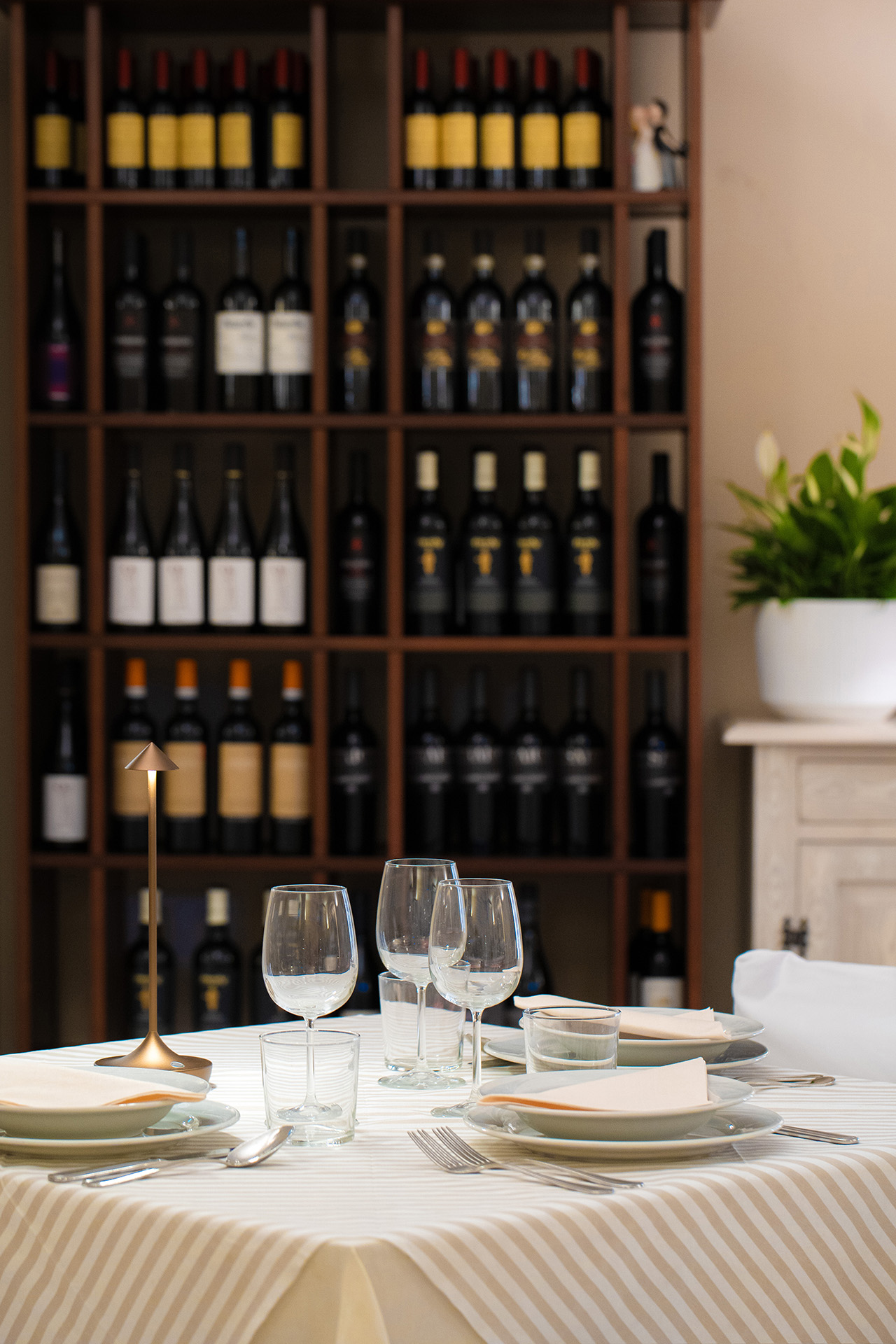 Restaurant 1 Domus Pacis Hotel Assisi 054 Domus Pacis Interni 07 24 THE CULINARY EXPERIENCE AT DOMUS PACIS